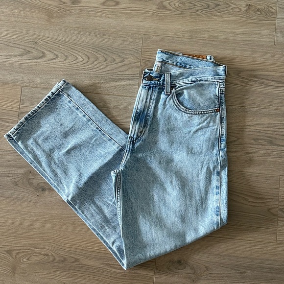 Levi’s - Picture 2 of 5